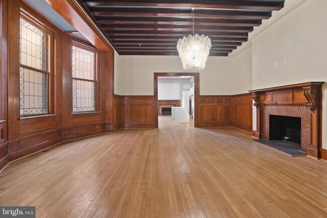 Building Photo - 812 Park Ave