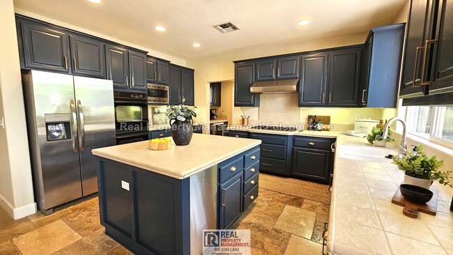 Building Photo - 2665 Aberdeen Ln