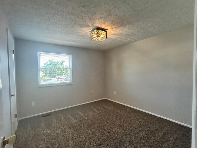 Building Photo - 2846 Avati Dr