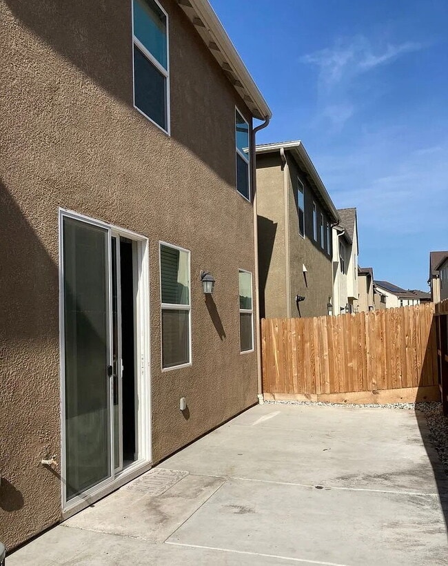 Building Photo - 282 Sullivan Dr