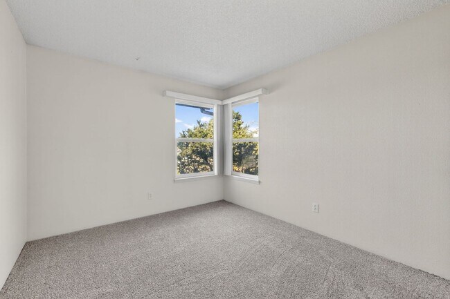 Building Photo - Updated 2 bed 1 bath condo in Arvada!