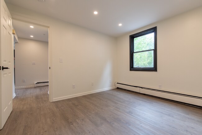 Building Photo - 32 Cargill St