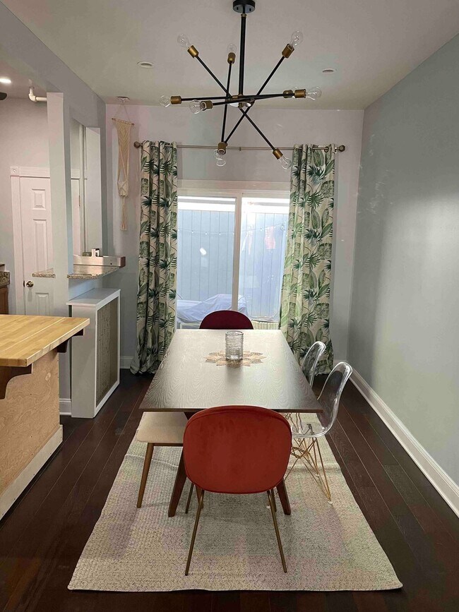 Building Photo - 15 Bond St