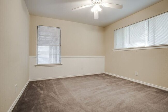Building Photo - No Application Fees* $500 off 1st months r...