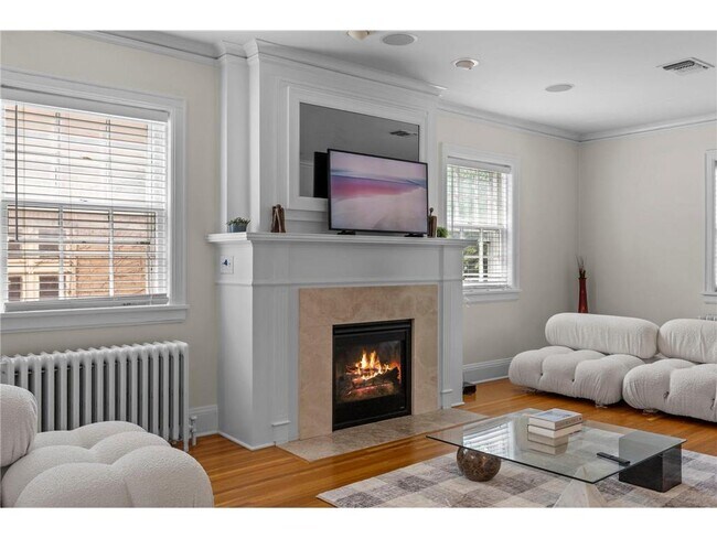 Building Photo - 1785 Dupont Ave S