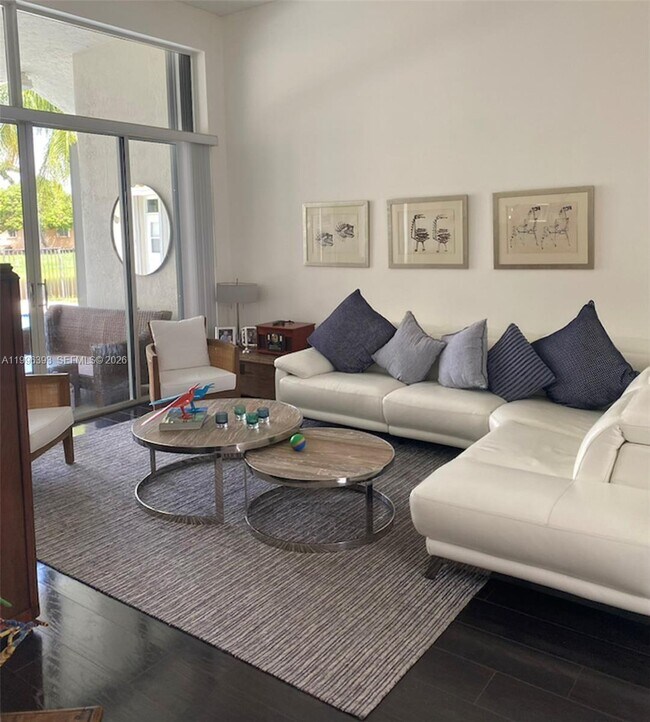 Building Photo - 3066 Lakewood Cir