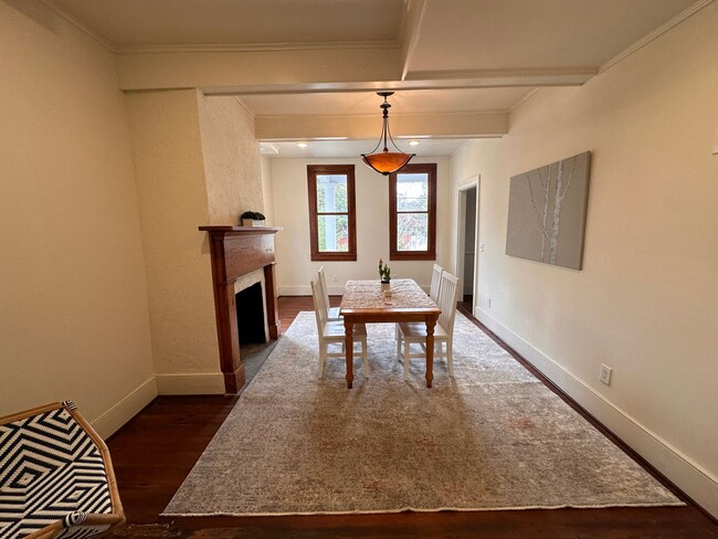 Building Photo - Historic Downtown Wilmington Furnished 3 B...