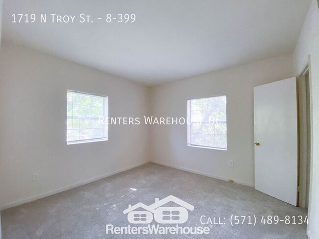 Building Photo - 1719 N Troy St