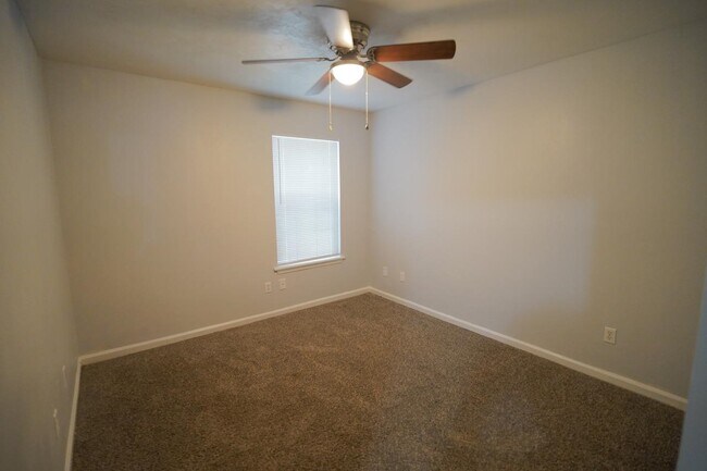 Building Photo - 2446 Talco Hills Dr