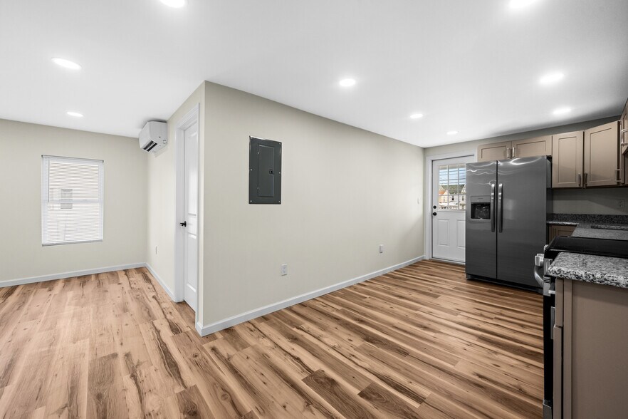 Building Photo - 346 Bennett St