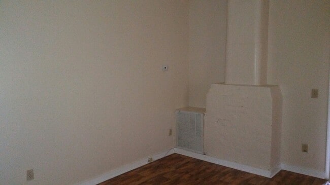 Building Photo - 305 Abingdon Ave NW