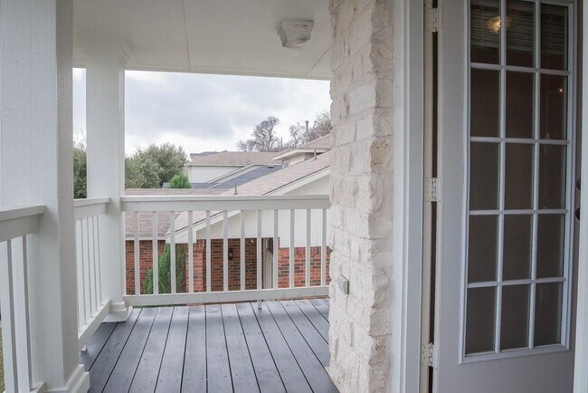 Building Photo - 520 Fort Thomas Pl