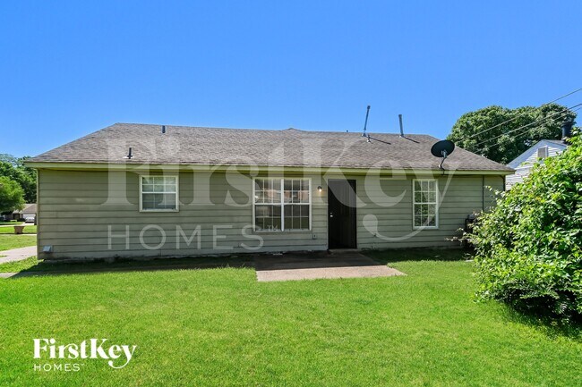 Building Photo - 4383 Grand Pyramid Dr