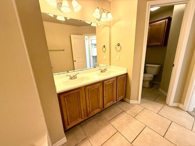 Building Photo - 402 Boggy Creek Dr