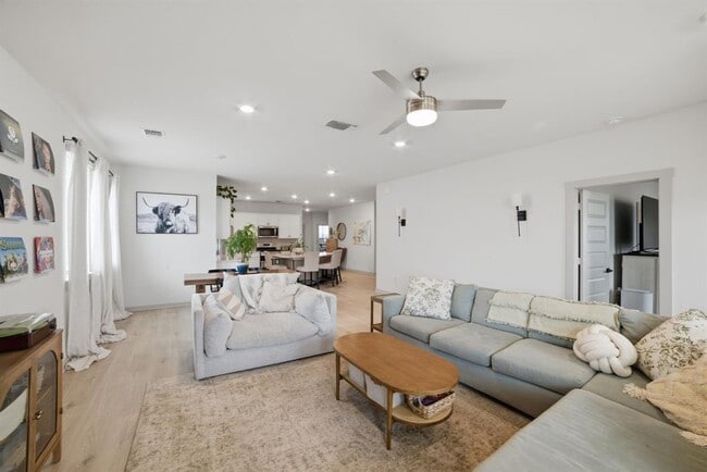 Building Photo - 3608 Overlord Ln
