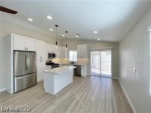 Building Photo - 8456 W Gilmore Ave