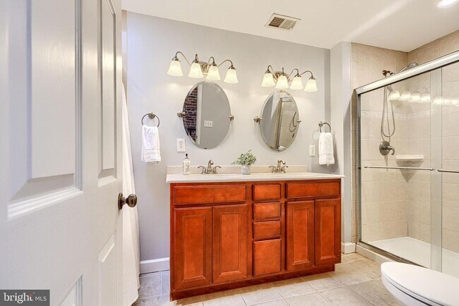 Building Photo - 112 East Ave