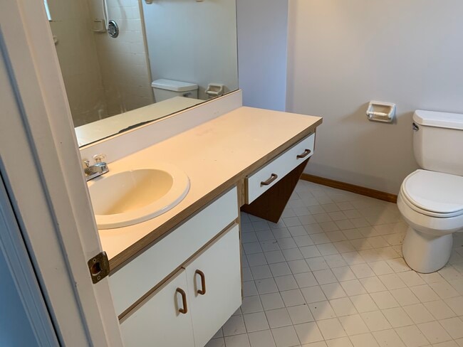 Building Photo - 33 Fernwood Lane