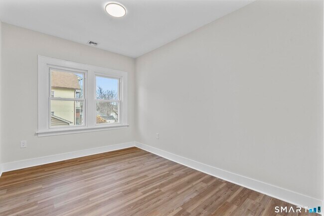 Building Photo - 246 Judson Pl