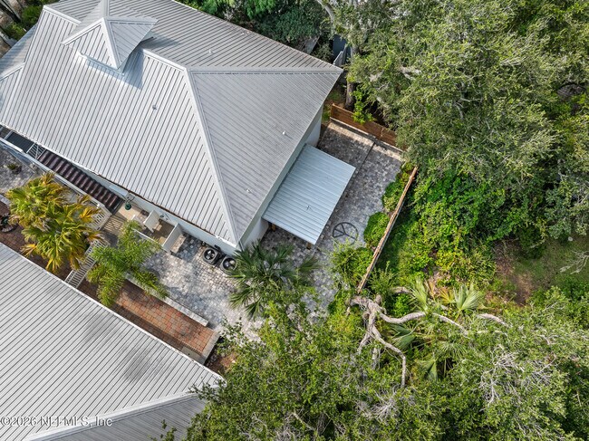 Building Photo - 1708 Castile St