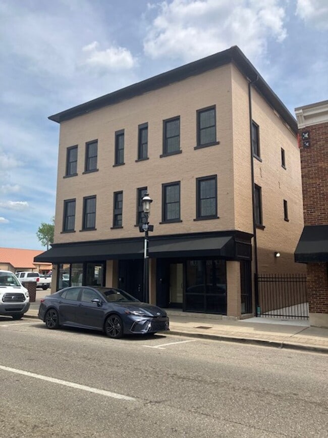 Building Photo - Store Front Available in Downtown Miamisburg