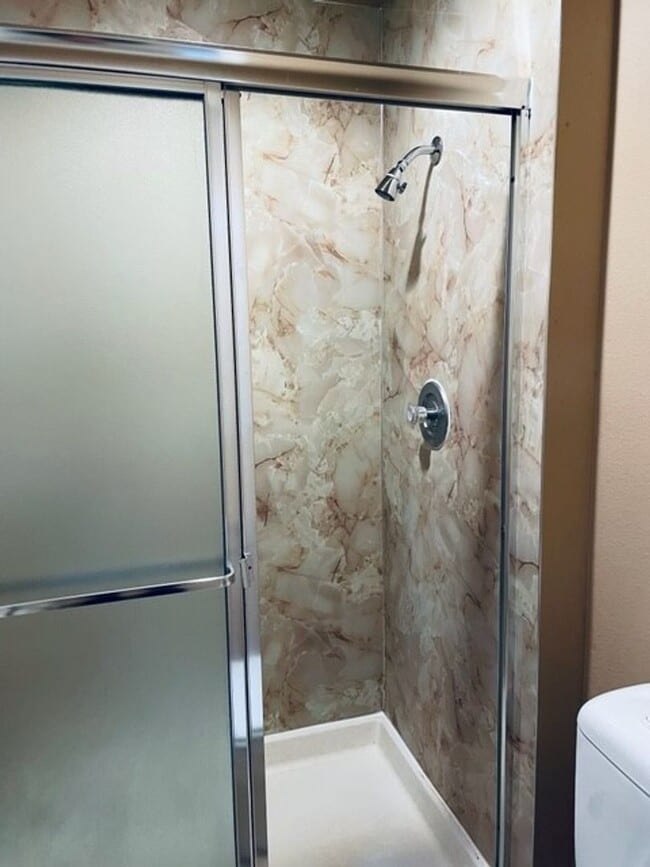 Building Photo - Great Location 2 Bedroom Condo!