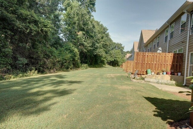 Building Photo - 453 Grayson Way