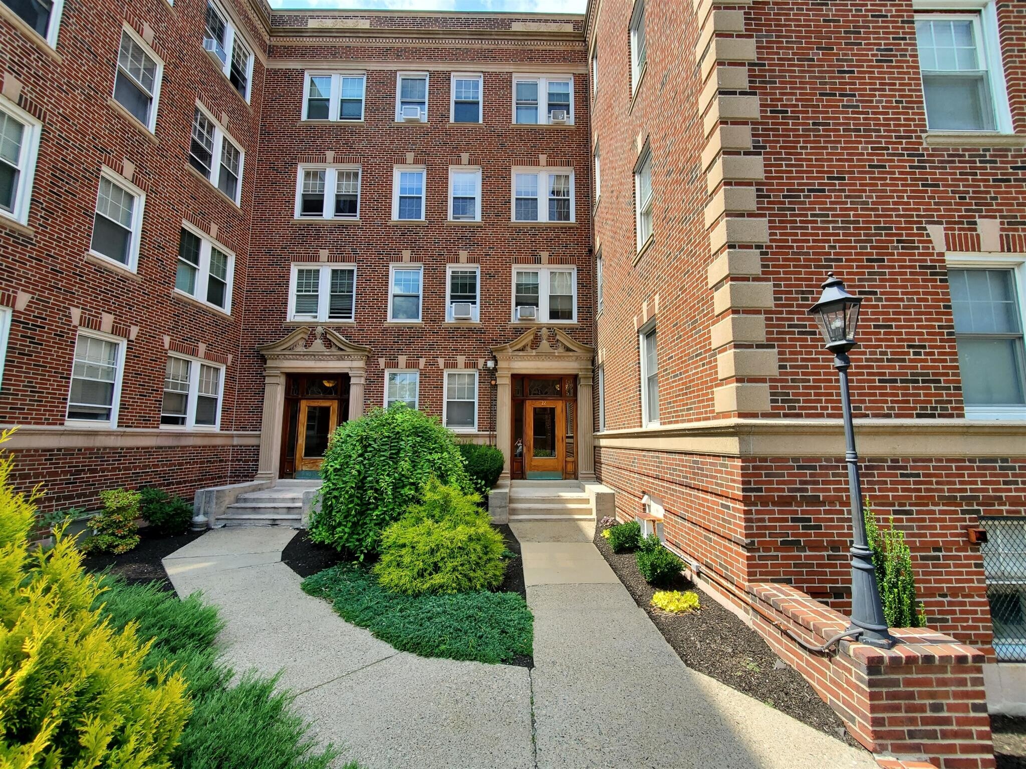 Building Photo - 22 Concord Ave