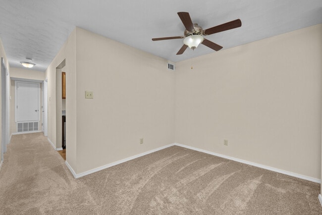 Deerfield Apartments | Two Bedroom Garden Deluxe-Remodel | Dining Space - Deerfield Apartments