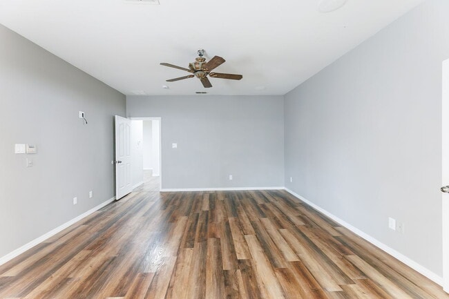 Building Photo - Spacious 3-Bedroom in Gated Community