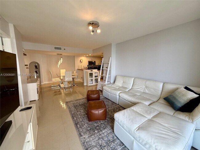 Building Photo - 770 Claughton Island Dr