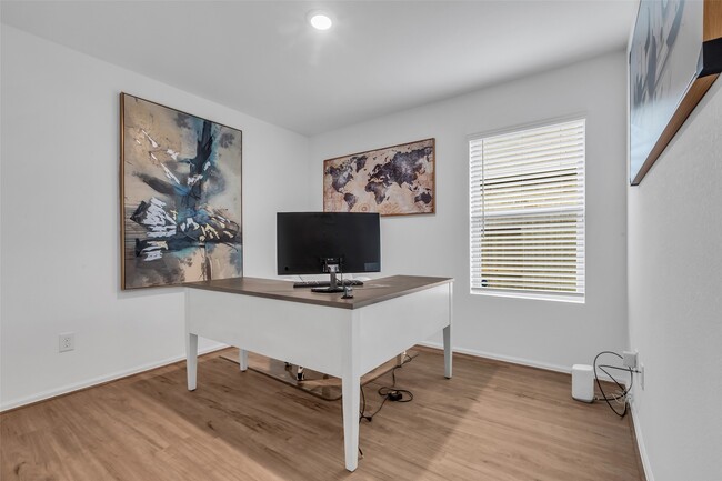 Building Photo - 4154 Saltillo Lakes Dr