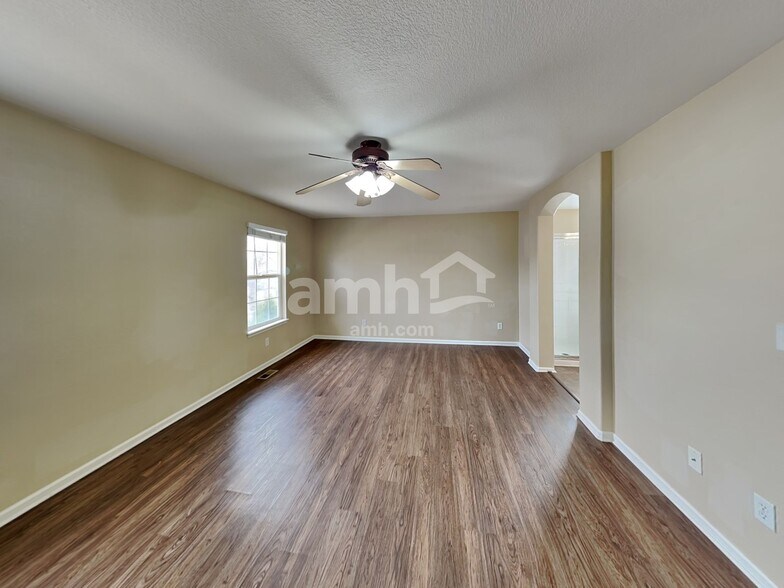 Building Photo - 6213 Westview Cir