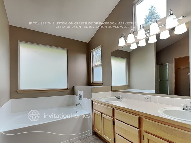 Building Photo - 206 66th Ave Ct E