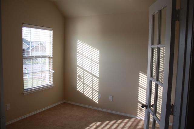 Building Photo - 2777 Cresent Lake Dr