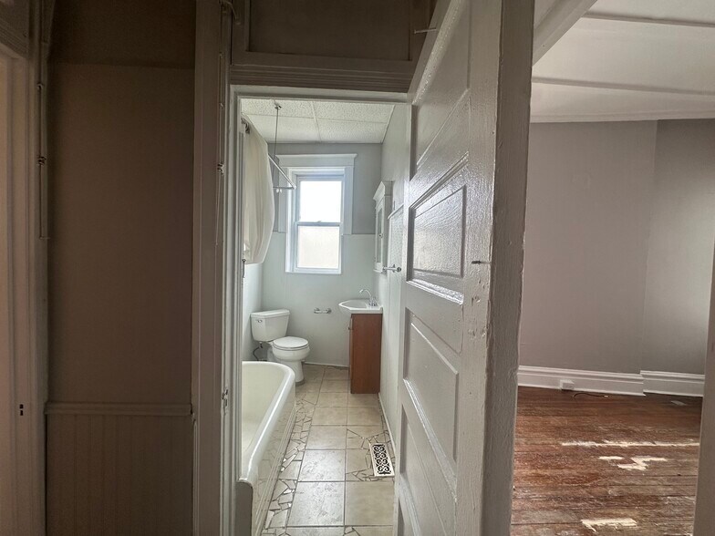 Building Photo - 2668 Nebraska Ave