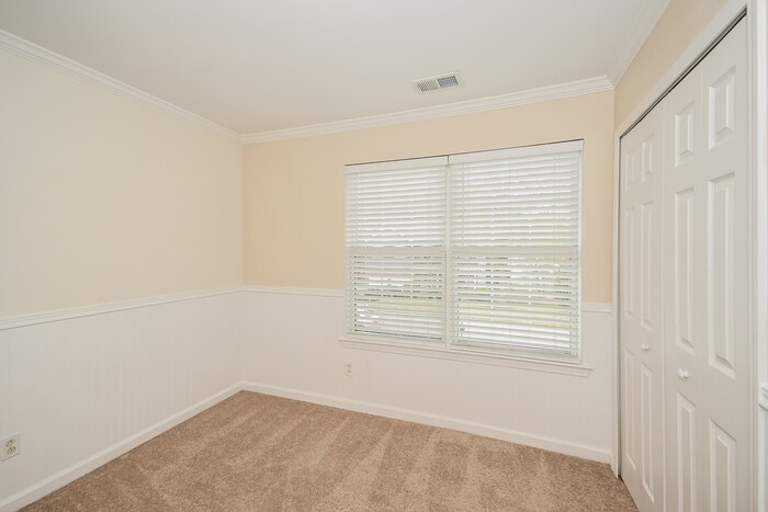 Building Photo - 227 Woodcreek Way