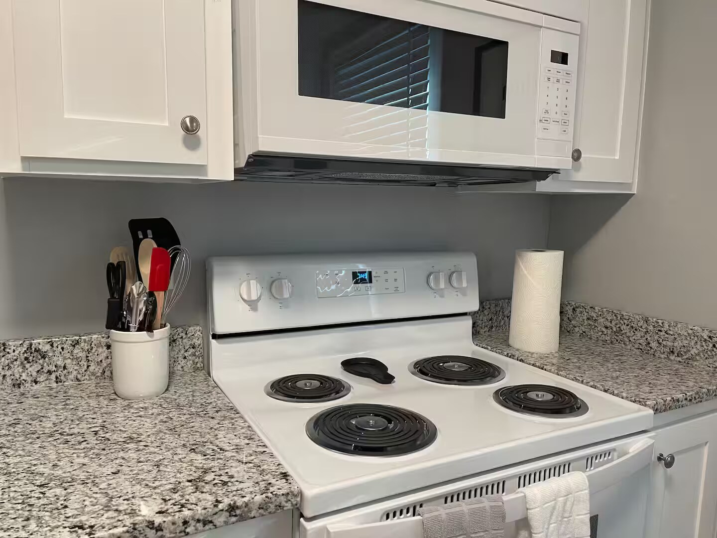 Building Photo - 774 Shull St