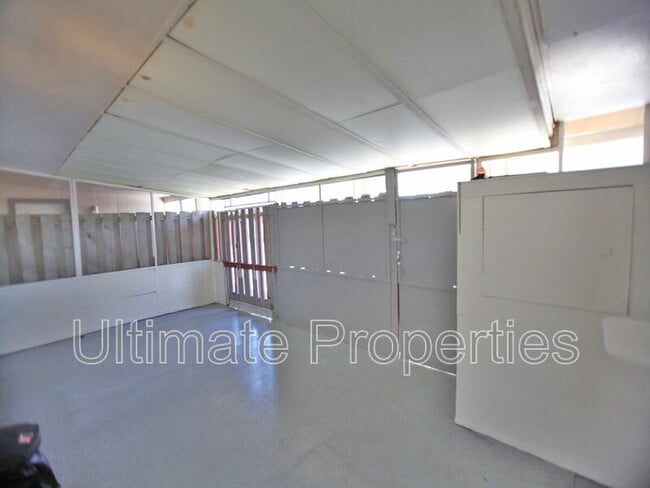 Building Photo - 10418 W Deanne Dr