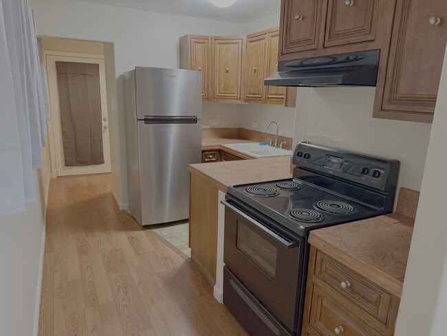 Building Photo - 5542 Gilmore Rd