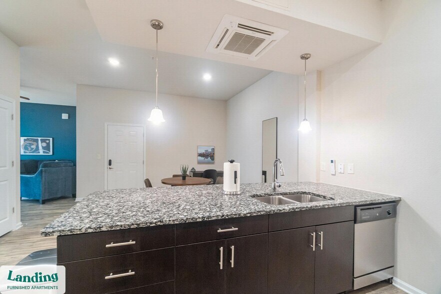 Building Photo - 655 W Mallard Creek Church Rd