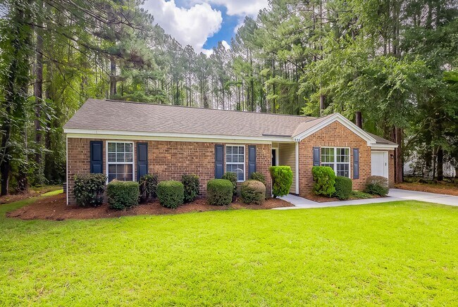 Building Photo - 3 Bedroom Springfield Home with Garage and Large Backyard