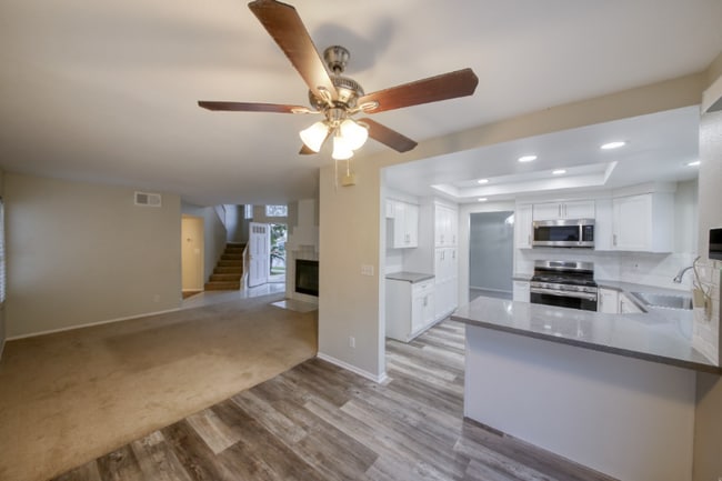 Building Photo - 7855 Green Crest Ct