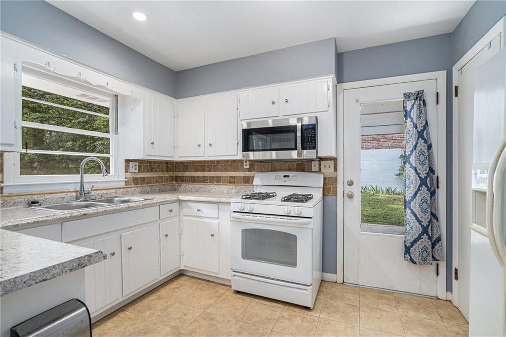 Building Photo - 2839 Concord Dr
