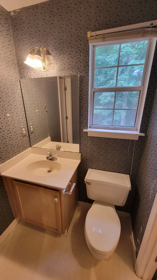 Building Photo - 3 Bed, 2.5 Bath Home in Simpsonville is Av...
