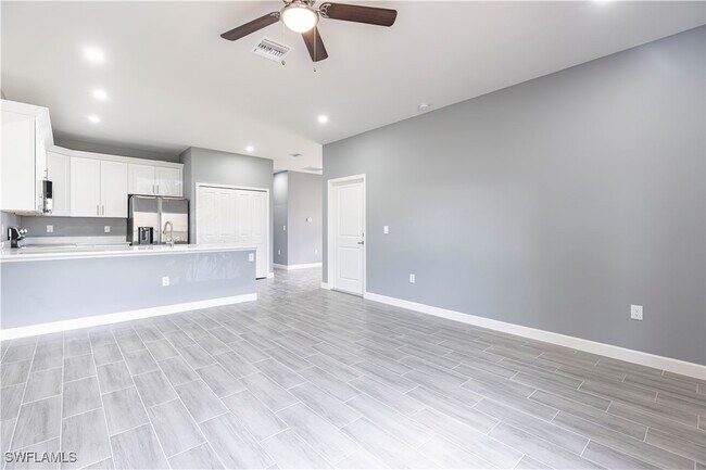 Building Photo - 4723 30th St SW