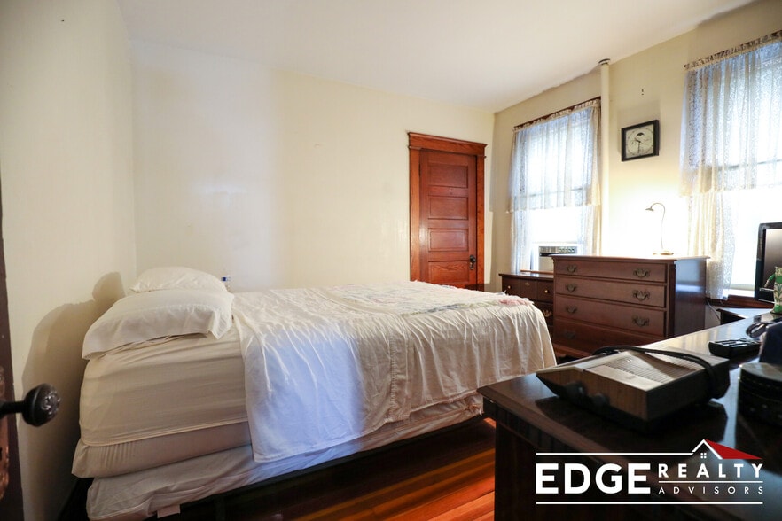 Building Photo - 6 Orange St