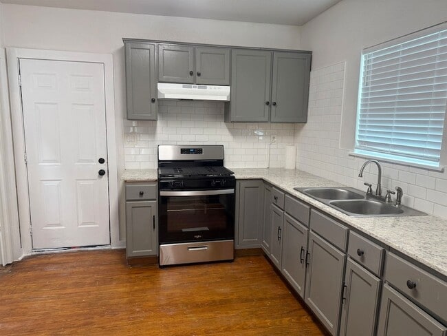 Building Photo - 508 B