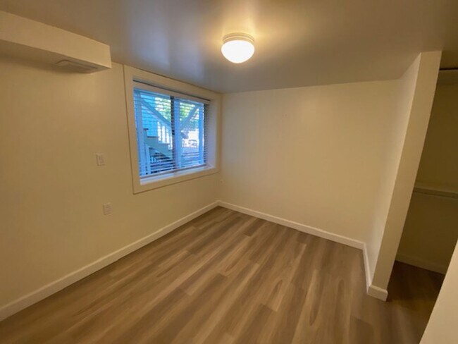 Building Photo - 245-249 Walnut Street