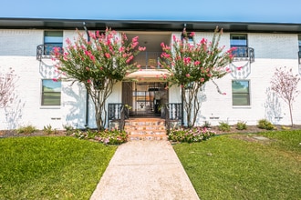 Building Photo - 5221 Bonita Ave
